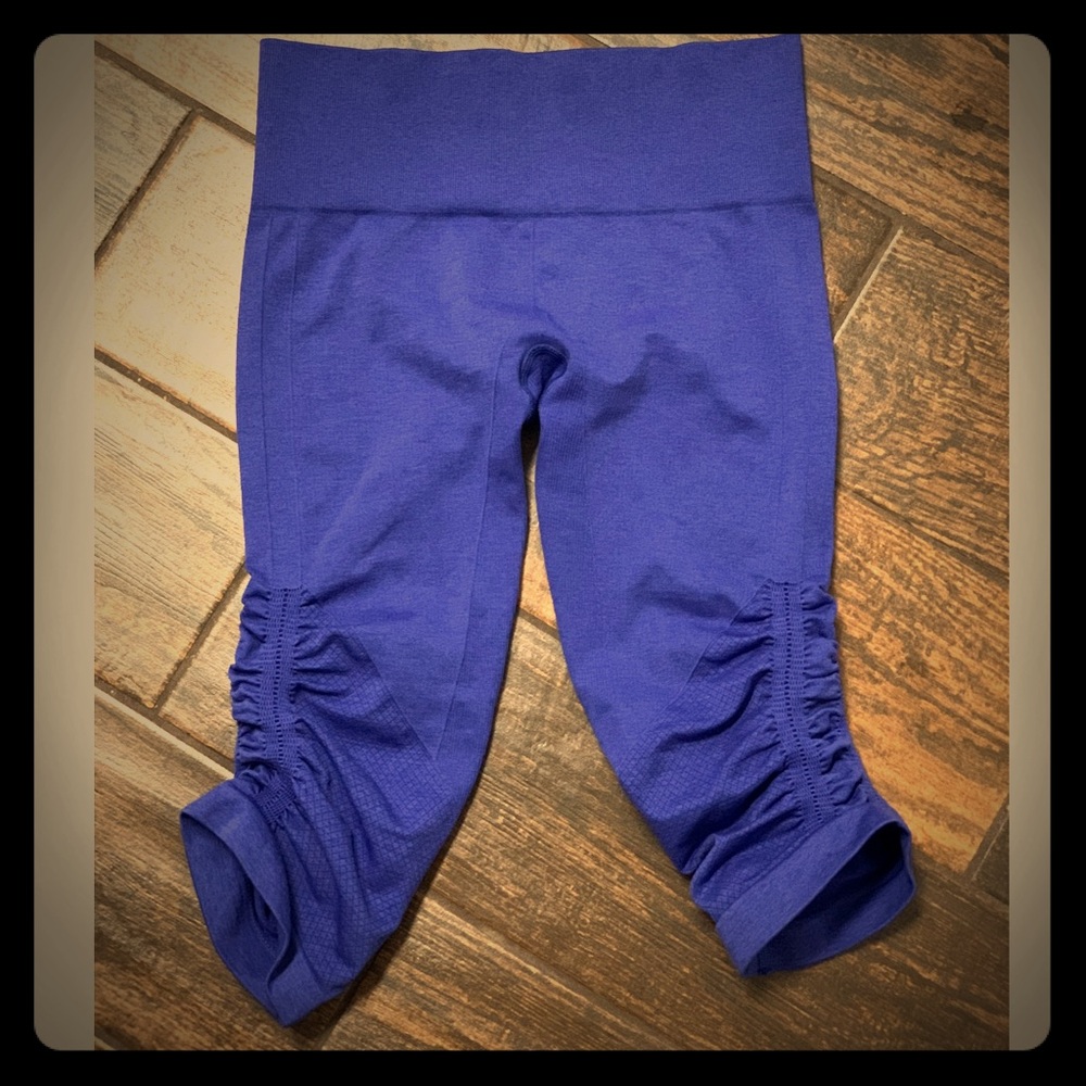 Lululemon athletica capris size 6